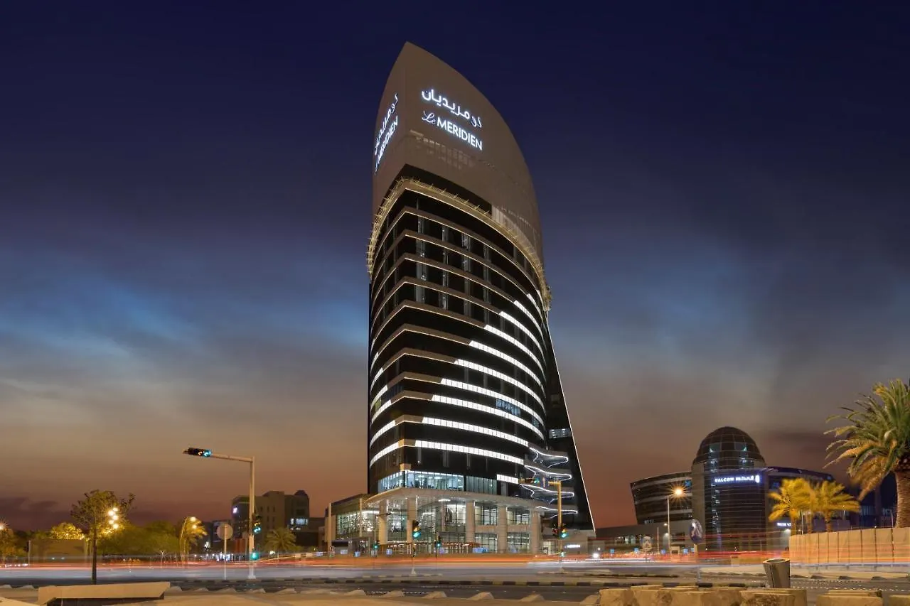 Le Meridien ריאד 5*,