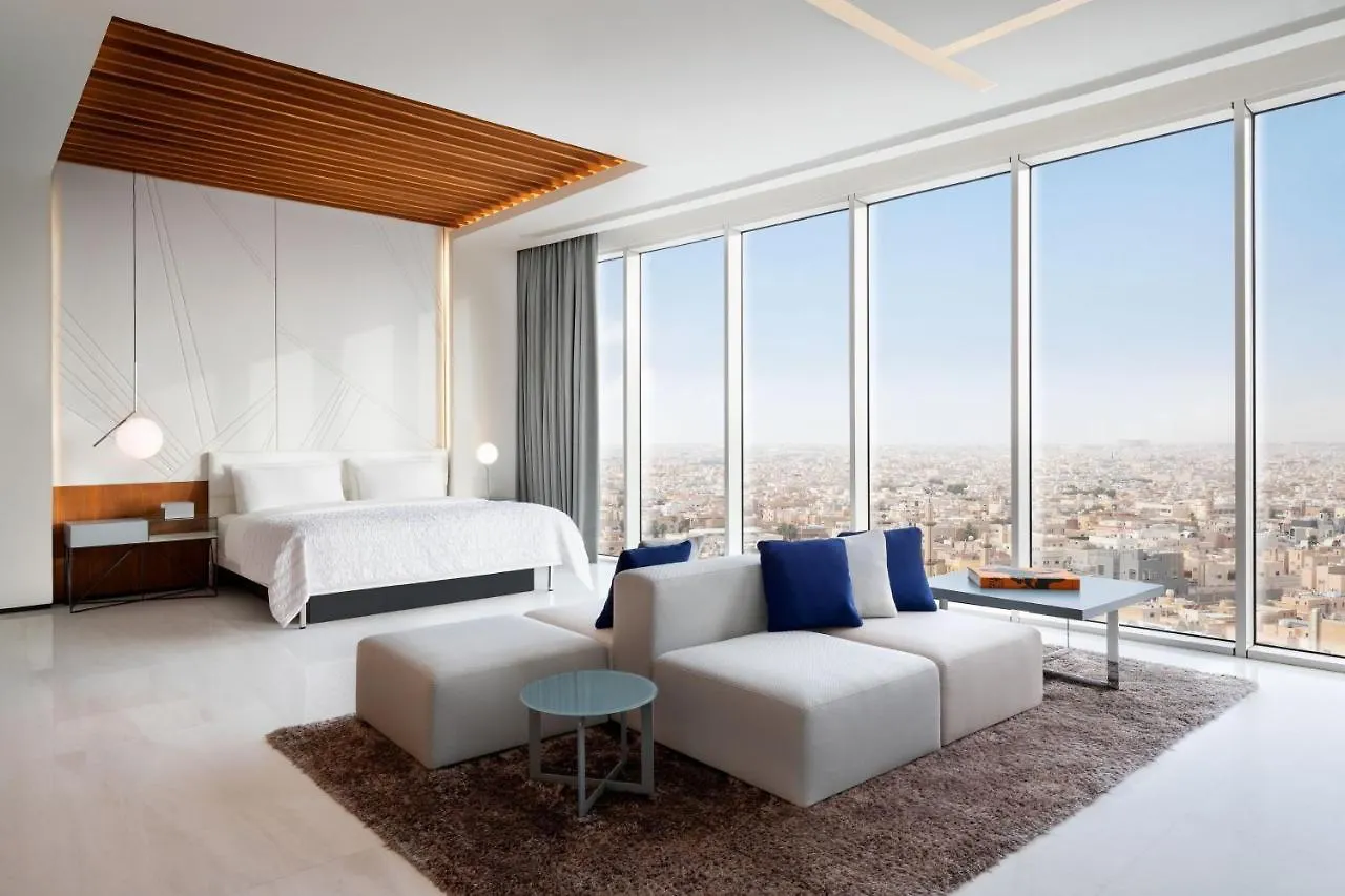 Le Meridien Riyadh 5*,